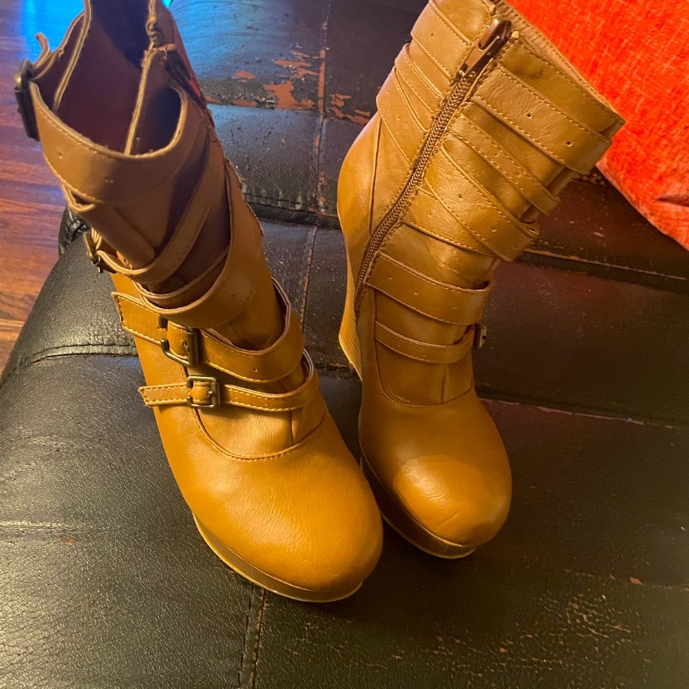 Brown ankle booties used them few times still in good conditions